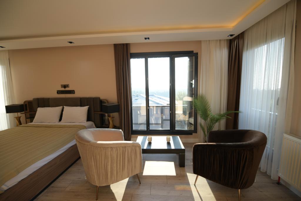 ARAKLI HÜRRİYET MAHALLESİNDE HAVUZLU LÜKS SATILIK VİLLALAR